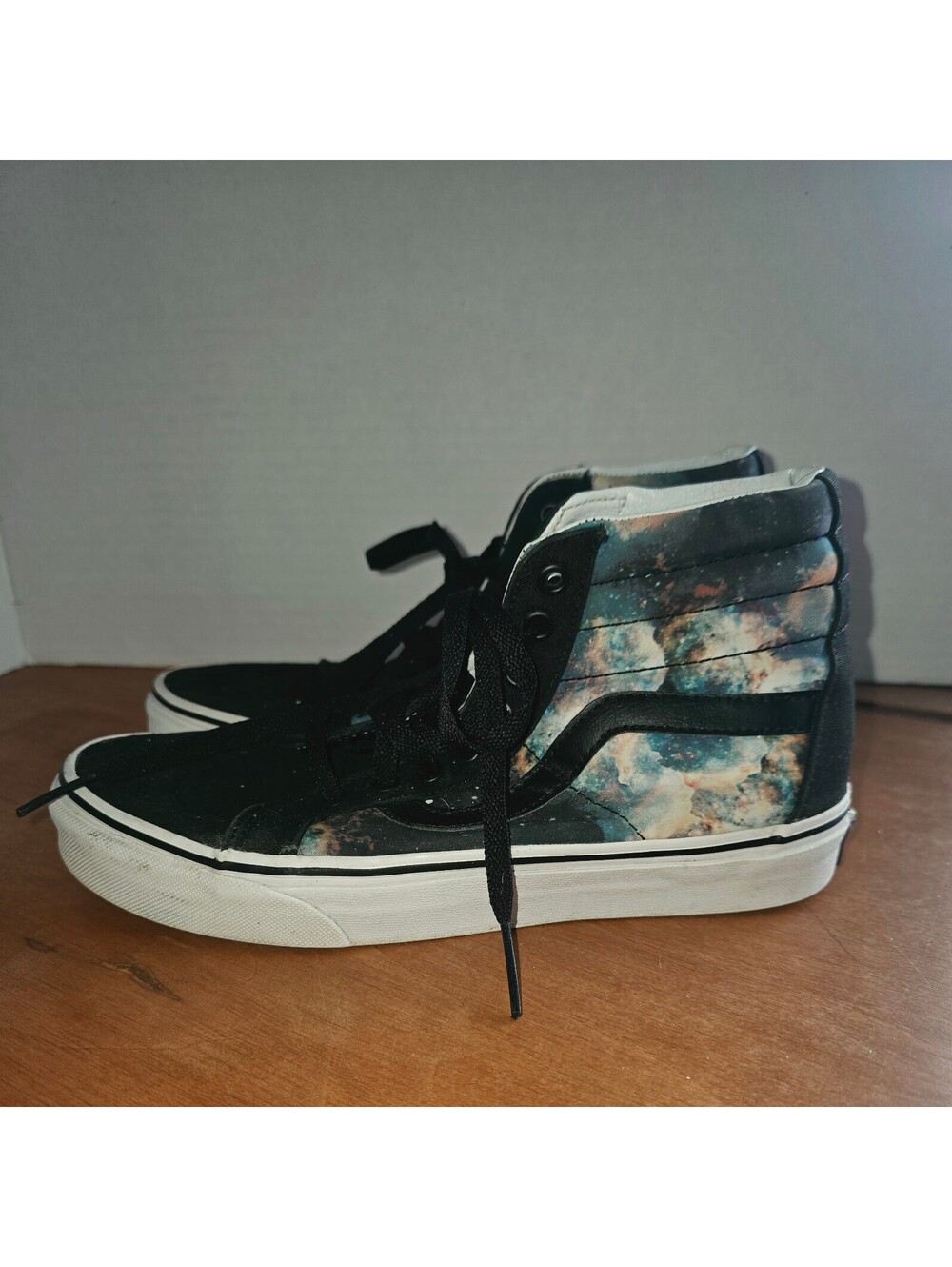 Vans galaxy high tops mens size 7, womens 8.5